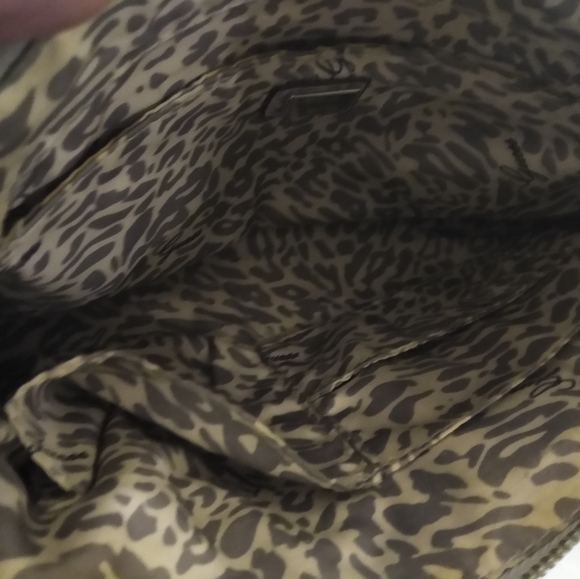 New Guess Shoulder Crossbody Purse, 8" H by 11" Length - Picture 6 of 14